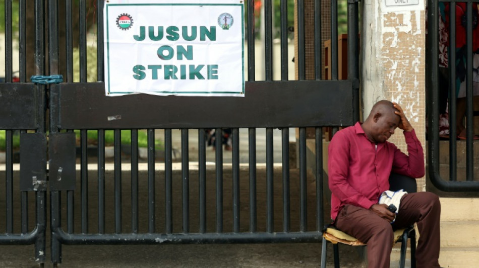 Le Nigeria ralenti par une gr&egrave;ve g&eacute;n&eacute;rale, reprise de n&eacute;gociations sur le salaire minimum