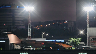 La espectacular fuga de Fl&aacute;vio Bolsonaro de Brasil paso a paso