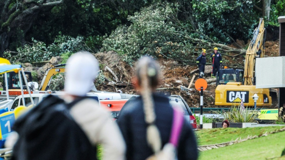 Nouvelle-Z&eacute;lande: deux morts et plusieurs disparus dans un glissement de terrain