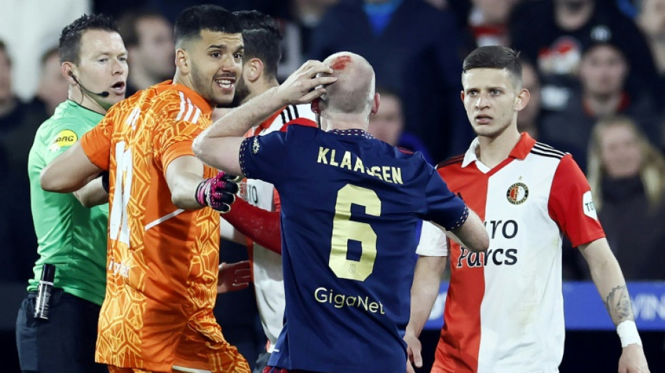 Foot: toll&eacute; aux Pays-Bas apr&egrave;s les violences de Feyenoord-Ajax