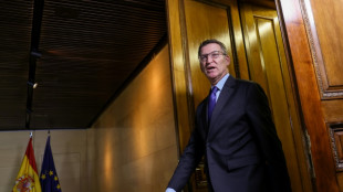 Sem chance de sucesso, l&iacute;der da direita espanhola usar&aacute; debate no Congresso para criticar S&aacute;nchez