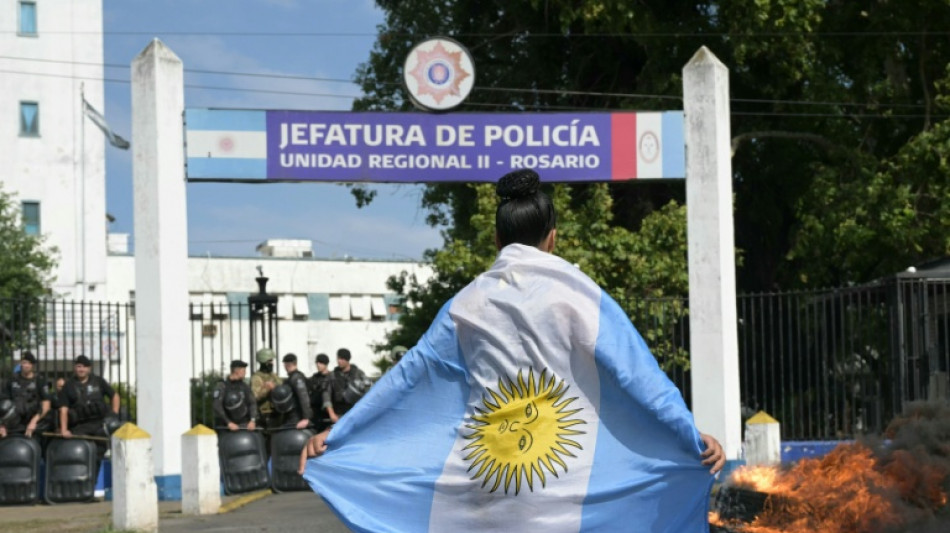 Levantan las sanciones a los polic&iacute;as en rebeli&oacute;n en Argentina