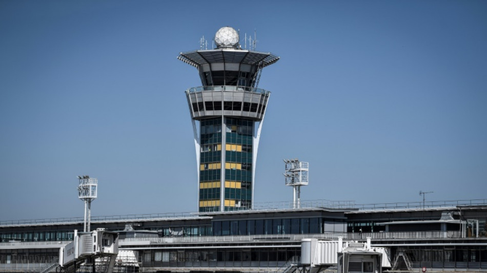 Gr&egrave;ve de contr&ocirc;leurs a&eacute;riens: importants retards dans plusieurs a&eacute;roports fran&ccedil;ais