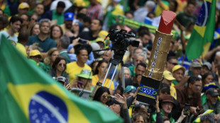 Condenan a 14 años de prisión a la brasileña que pintó una estatua en los disturbios contra Lula