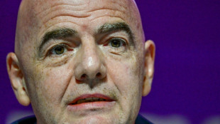 Mondial: le patron de la Fifa se sent "migrant" et fustige les "le&ccedil;ons de morale"
