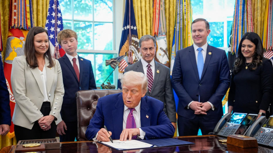 Trump firmerà ordine per ridurre prezzi farmaci fino a 80%