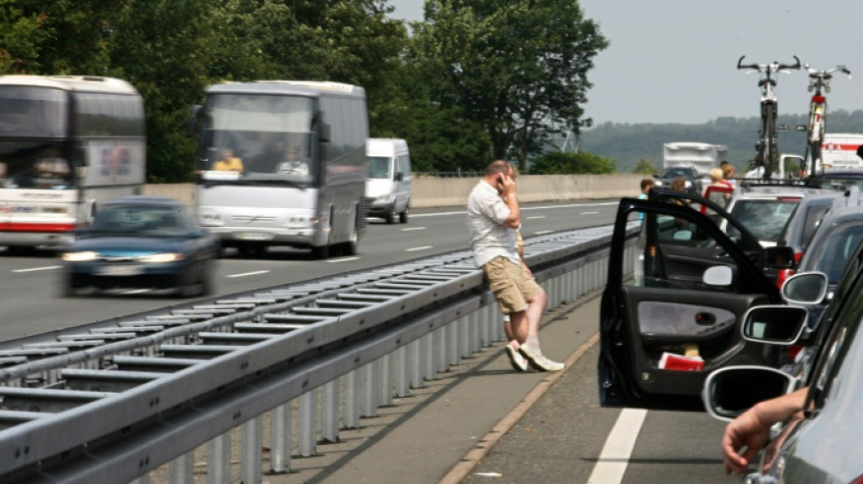 ADAC erwartet f&uuml;r Wochenende neue Reisewelle auf Autobahnen 
