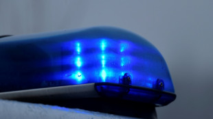 Auf Sportplatz in Bayern: Unbekannter Mann w&uuml;rgt und missbraucht 13-J&auml;hrige