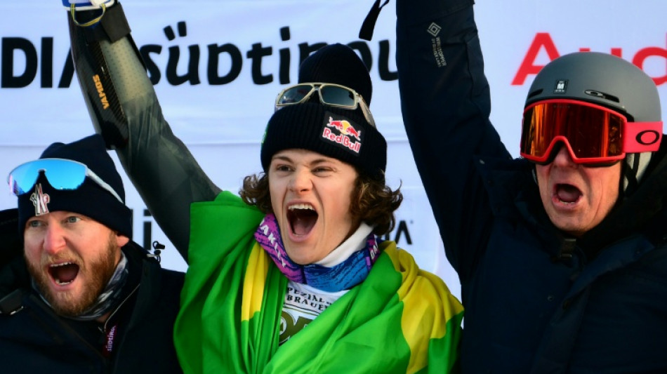 Com Lucas Pinheiro Braathen, carnaval brasileiro chega a Mil&atilde;o-Cortina