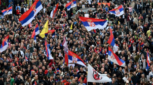 Miles de personas manifiestan contra la corrupci&oacute;n en Belgrado