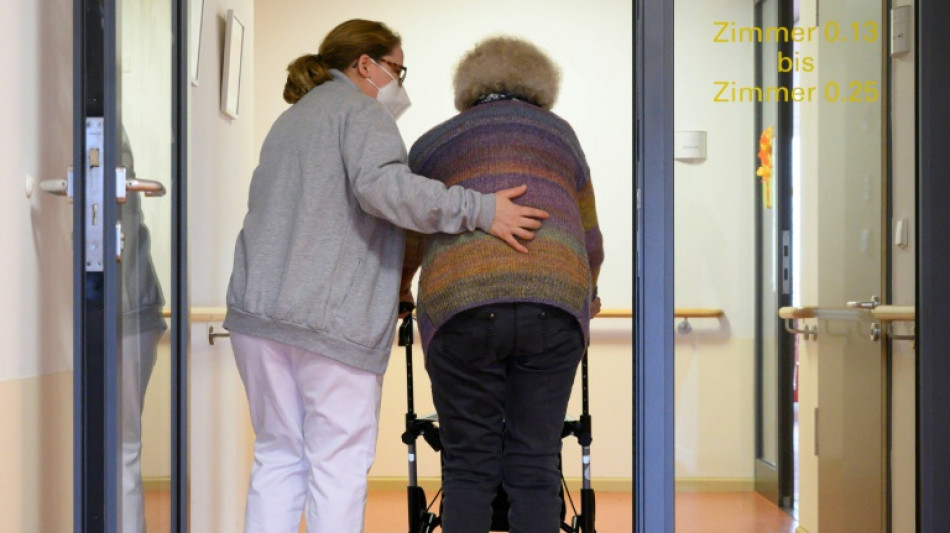 Eigenanteile f&uuml;r Pflege im Heim erneut gestiegen