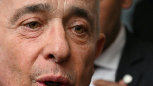 Condenan a un exabogado de Álvaro Uribe a siete años de prisión domiciliaria por soborno en Colombia