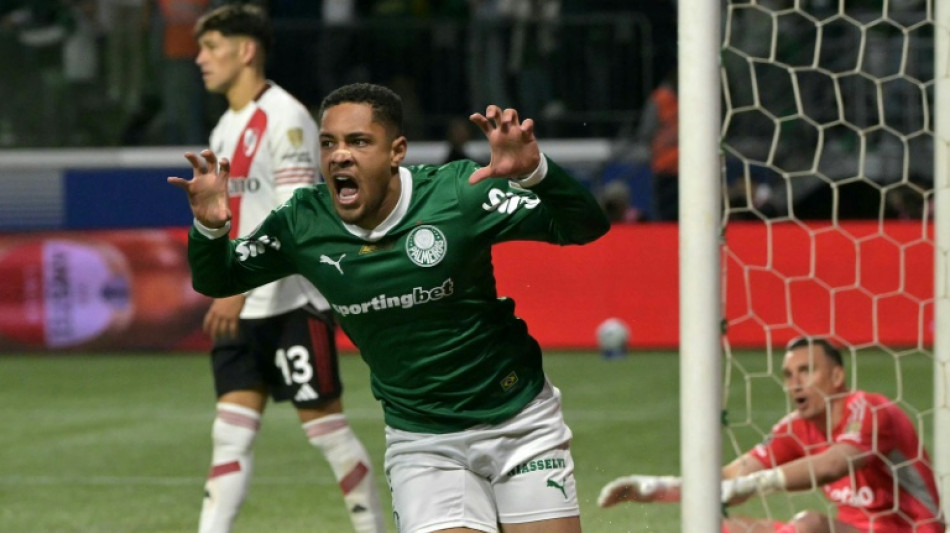 Vitor Roque espera mostrar as garras no Brasil de Ancelotti