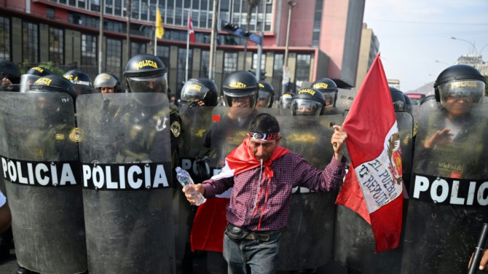 L&iacute;der sindical llama a continuar protestas hasta lograr renuncia de presidenta de Per&uacute;