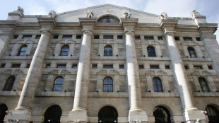 Borsa: l'Europa resta in calo in attesa dei dati Usa, tiene Parigi