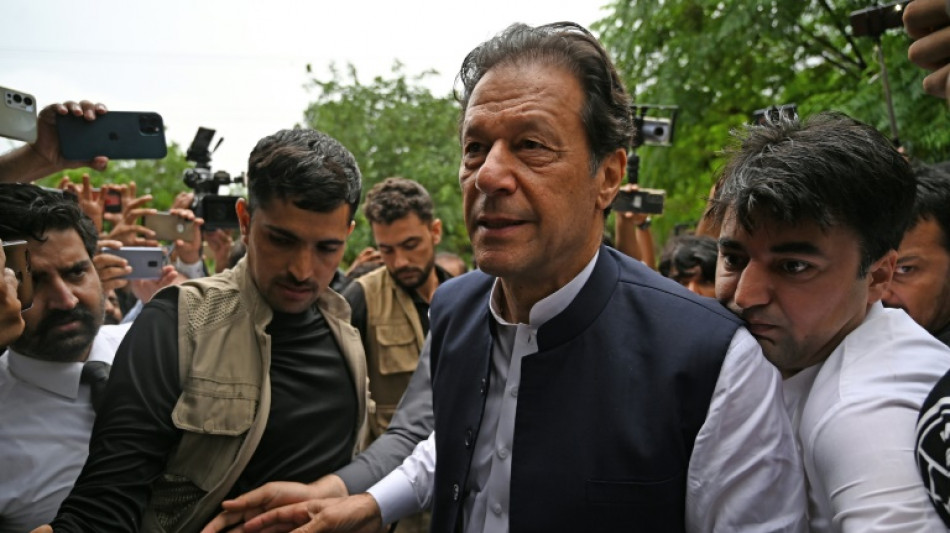 Pakistans Ex-Regierungschef Khan gegen Kaution auf freiem Fu&szlig;