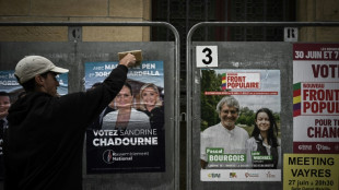L&eacute;gislatives: apr&egrave;s les d&eacute;sistements, l'enjeu des reports de voix avant celui des coalitions