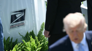 Rembarr&eacute; par la Cour supr&ecirc;me sur le vote par correspondance, Trump fustige une d&eacute;cision "horrible"