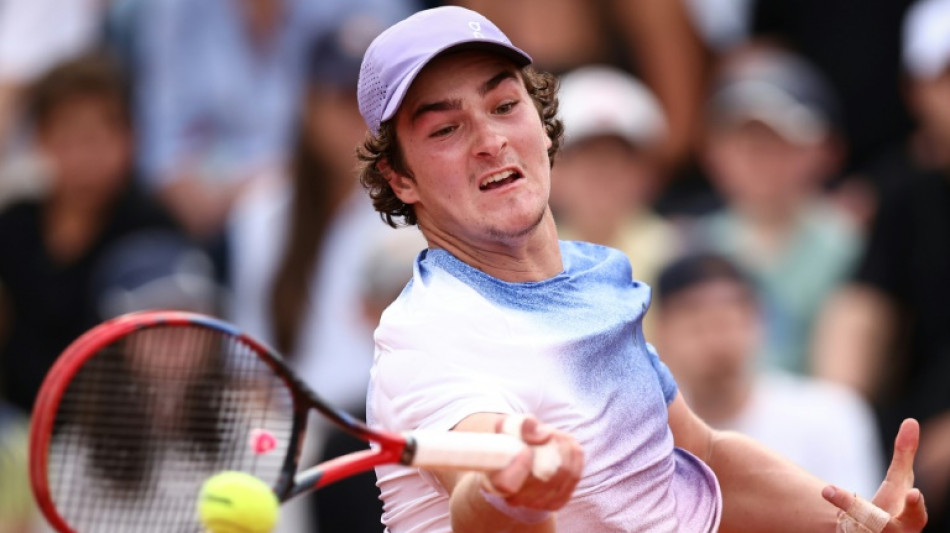 João Fonseca lota as arquibancadas e leva aura de Guga a Roland Garros