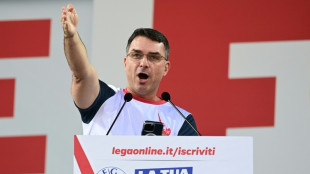 Fl&aacute;vio Bolsonaro sugere que os EUA bombardeiem embarca&ccedil;&otilde;es do tr&aacute;fico de drogas no Brasil