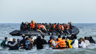 Frau und Kind auf überfülltem Boot im Ärmelkanal ums Leben gekommen