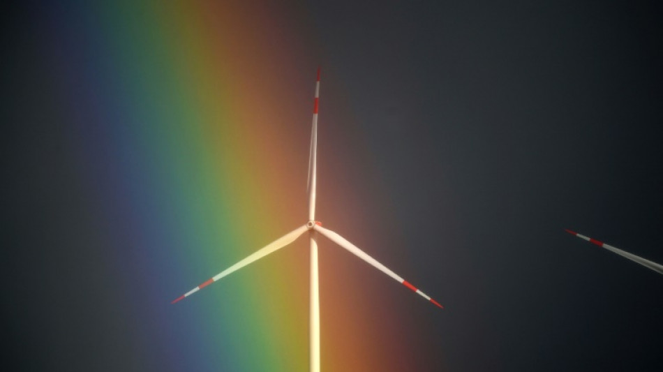 G&uuml;nstiges Wetter f&uuml;hrt zu deutlich mehr Strom aus Sonne und Wind