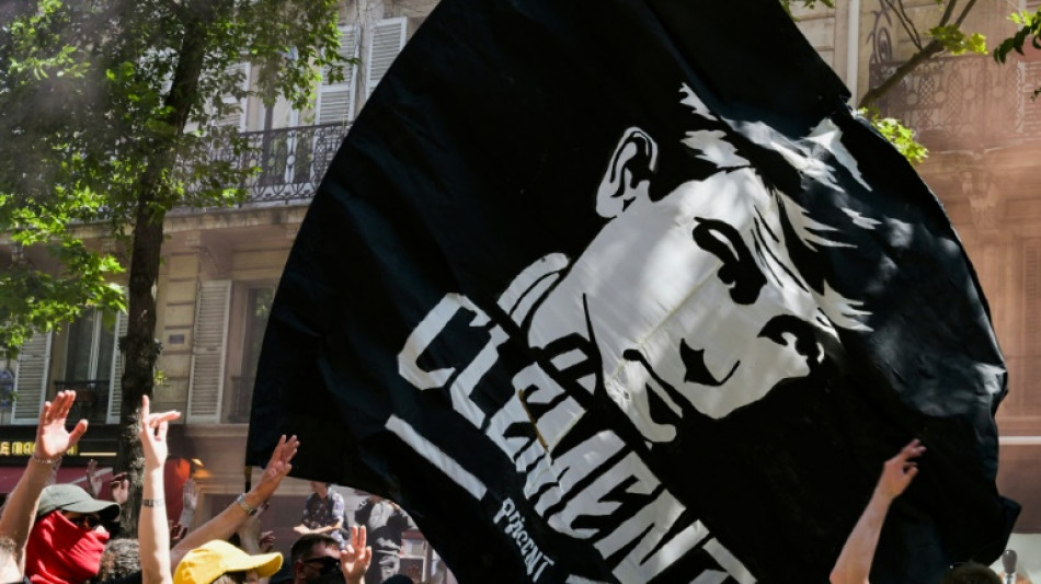 Des milliers de manifestants &agrave; Paris en m&eacute;moire d'un militant antifasciste tu&eacute; il y a dix ans